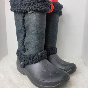 Crocs Women's Nadia Pull On Boot Size 6 Black Rubber Faux Fur Fleece Comfy Light